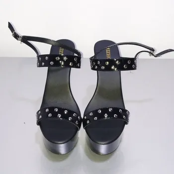 Sjajan lijepe modne seksi двухрядные zakovice ultra-visoke crne sandale tijekom scene sa napast 15 cm